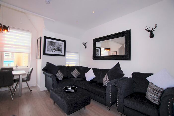 3 Bedroom Flat To Rent In North Marine Road, Scarborough, YO12