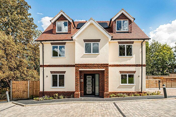 5 Bedroom Property For Sale In Apple Tree Grove, Pollards Hill North, SW16