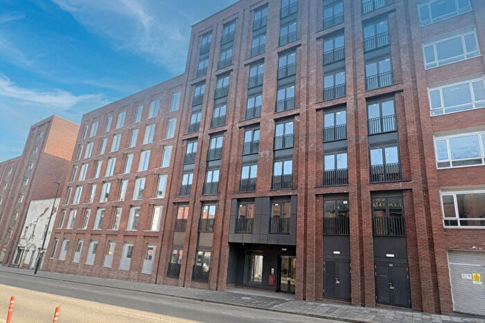 2 Bedroom Apartment To Rent In Sapphire Court, Bradford Street, Digbeth, B12
