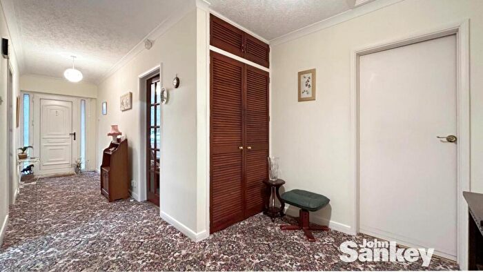 2 Bedroom Detached Bungalow For Sale In Nottingham Road, Mansfield, NG18