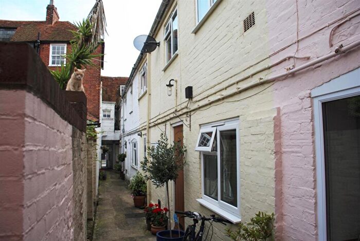 2 Bedroom Terraced House To Rent In High Street, Lymington, SO41