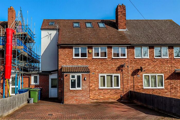 4 Bedroom Semi Detached House To Rent In Maitland Avenue, Cambridge, CB4