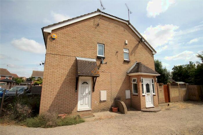 2 Bedroom Semi-Detached House To Rent In Meadgate, Basildon, SS13
