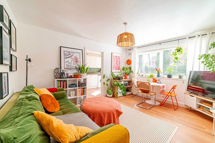 1 Bedroom Flat For Sale In Moor Lodge, Heaton Moor Road, Heaton Moor, Stockport, SK4