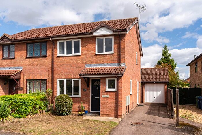 3 Bedroom Semi-detached House For Sale In The Rowans, Milton, CB24