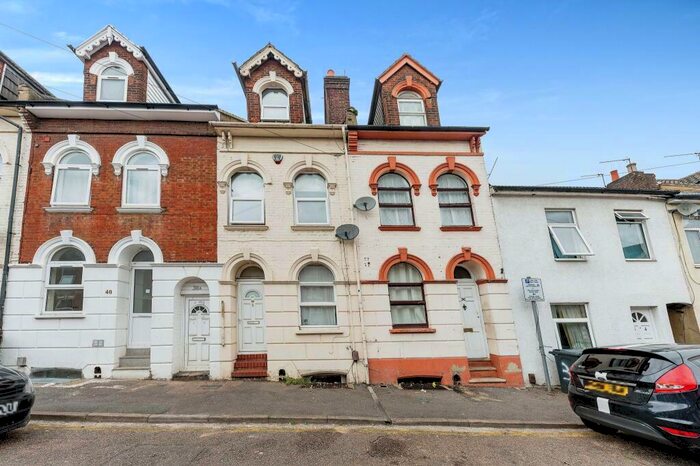 2 Bedroom Maisonette To Rent In Cardigan Street Luton, LU1