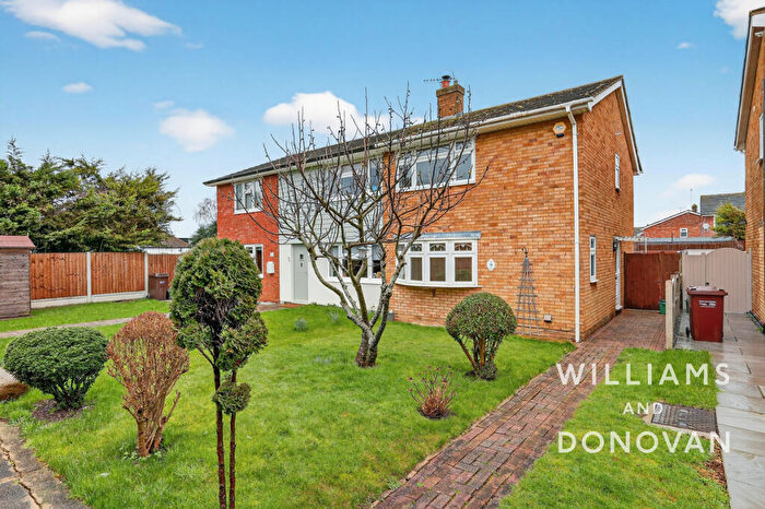 3 Bedroom Semi-Detached House For Sale In Raven Drive, South Benfleet, SS7