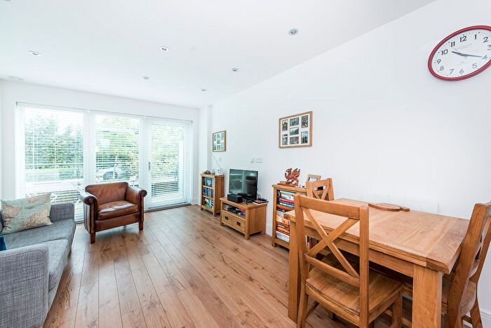 1 Bedroom Flat For Sale In Roehampton Lane, London, SW15