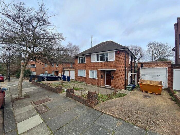 2 Bedroom Maisonette To Rent In Chatsworth Road, Ealing, London, W5