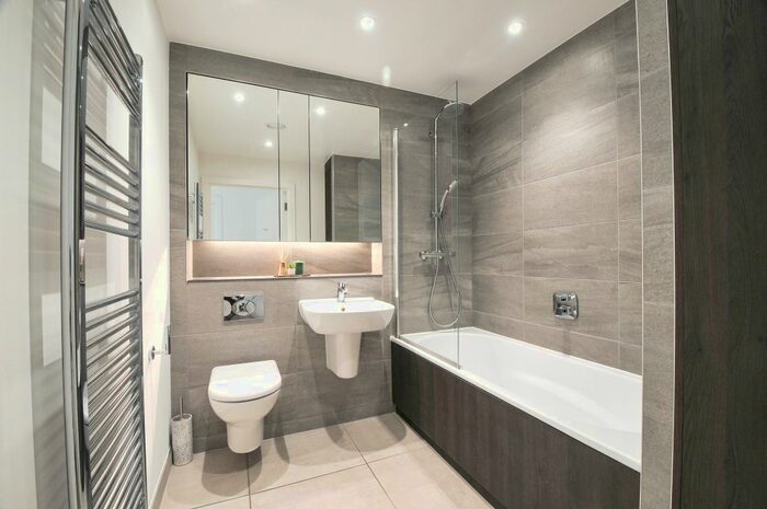 2 Bedroom Flat To Rent In Middlewood Street, Salford, M5