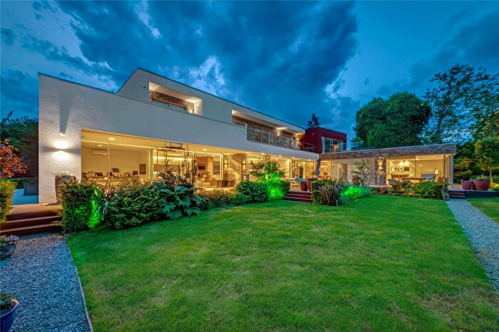 5 Bedroom Detached House For Sale In Common Lane, Radlett, Hertfordshire, WD7