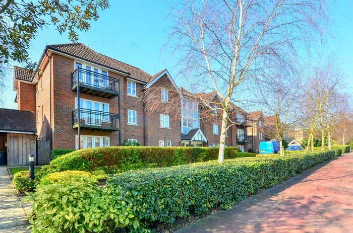 2 Bedroom Flat To Rent In Beckenham Grove, Beckenham, Bromley, BR2