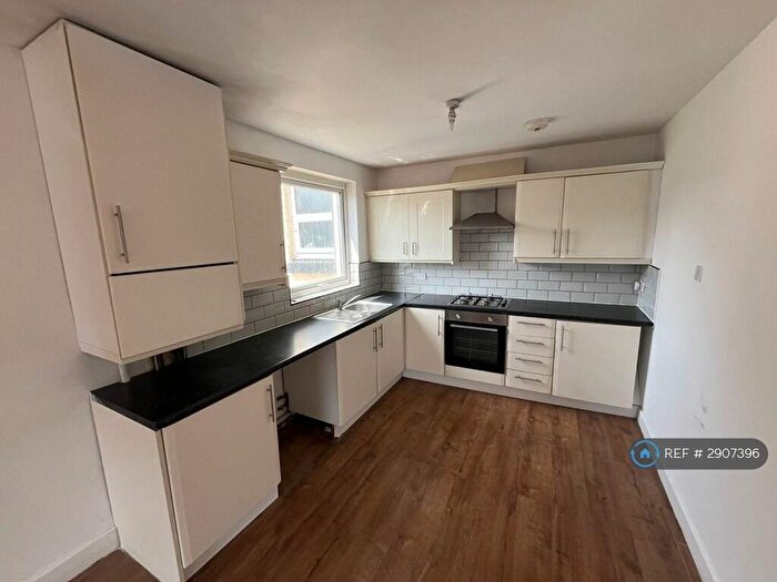 2 Bedroom Flat To Rent In Claremont Road, Seaforth, Liverpool, L21