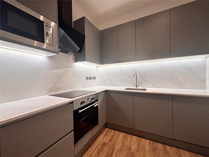 2 Bedroom Flat To Rent In Roop House, Fleet, Hampshire, GU51