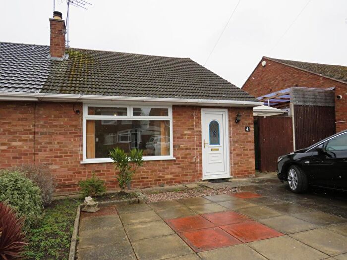 2 Bedroom Bungalow To Rent In Sunningdale Drive, Bromborough, Wirral, CH63