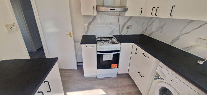 3 Bedroom Semi-Detached House To Rent In St. Marks Road, Enfield, EN1