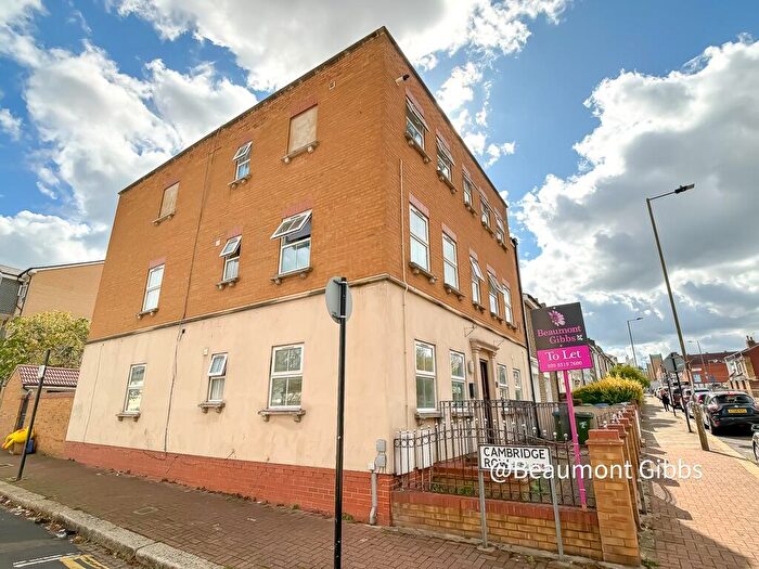 2 Bedroom Apartment To Rent In Bloomfield Road, Woolwich, London, SE18