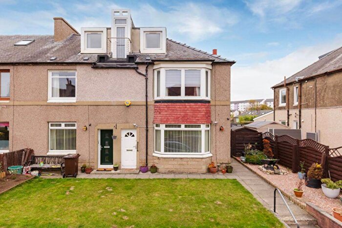 3 Bedroom Flat For Sale In Sighthill View, Edinburgh, EH11