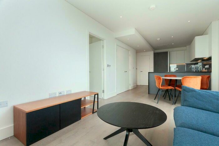 1 Bedroom Flat To Rent In Gartons Way, London, SW11