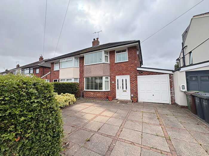 3 Bedroom Semi-Detached House For Sale In Greenville Drive, Maghull, L31