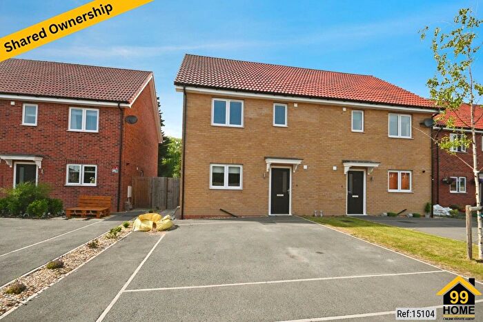 3 Bedroom Semi-Detached House For Sale In St. Anthony Close, Spalding, United Kingdom, PE11