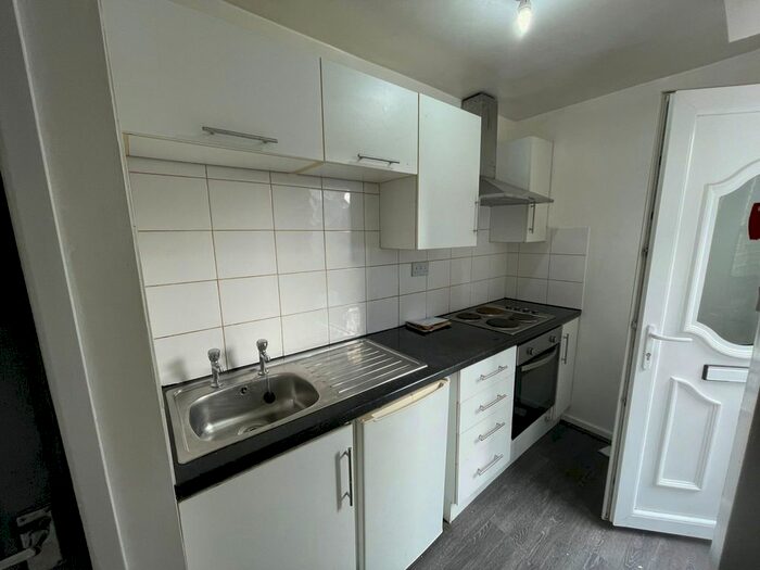 Studio To Rent In Flat, South Street, Keighley, BD21