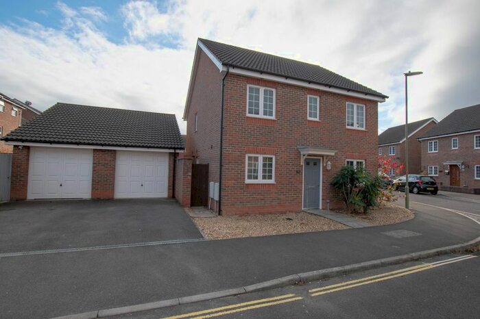 4 Bedroom Detached House To Rent In Viscount Gardens, Eastleigh SO50