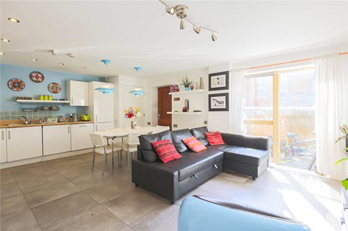 2 Bedroom Apartment To Rent In Chris Pullen Way, Islington, London, N7