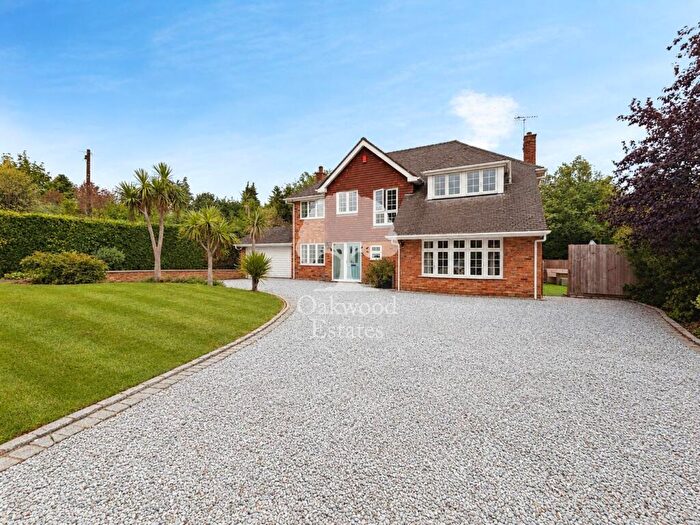 5 Bedroom Detached House To Rent In Old Farm Close, Knotty Green, Beaconsfield, HP9