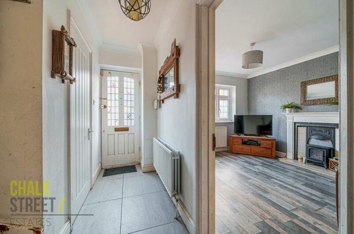 4 Bedroom Detached House For Sale In Osborne Road, Hornchurch, RM11