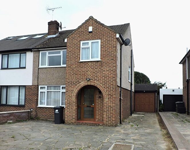 3 Bedroom Semi-Detached House To Rent In Littlebrook Gardens, Waltham Cross, EN8