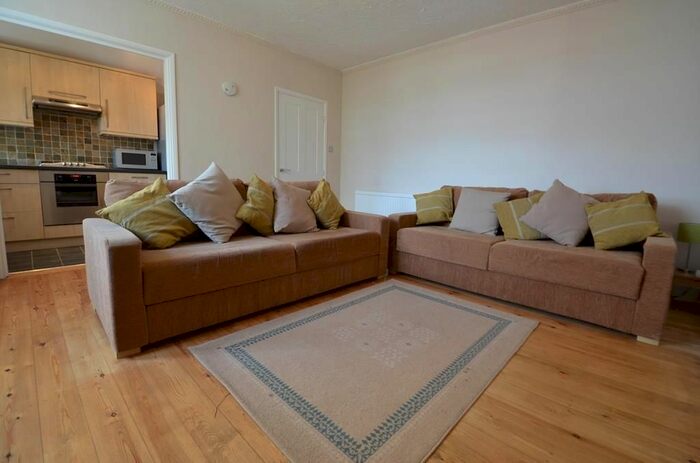 1 Bedroom Flat To Rent In Harefield Road, Uxbridge, UB8
