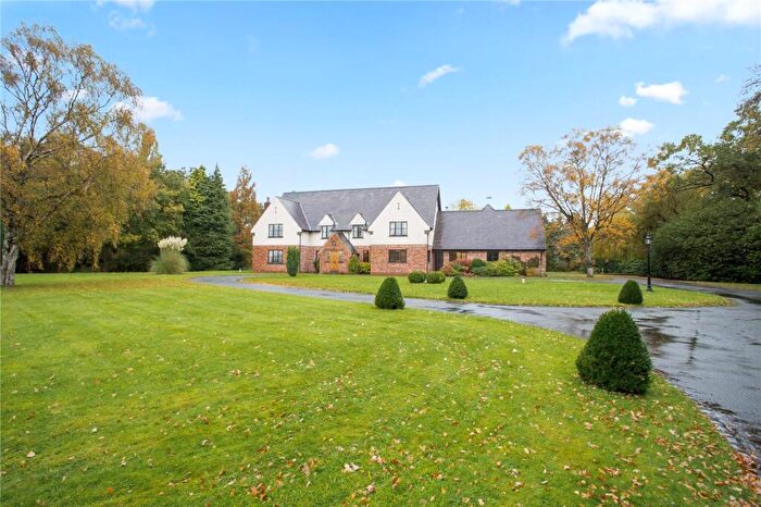 5 Bedroom Detached House To Rent In Lees Lane, Wilmslow, Cheshire, SK9