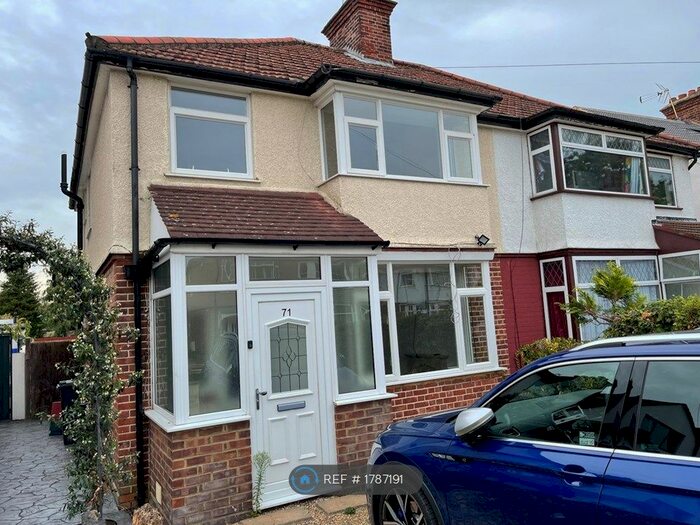 4 Bedroom Semi-Detached House To Rent In Heston Avenue, Hounslow, TW5