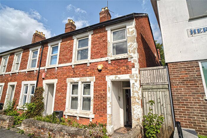 3 Bedroom End Of Terrace House For Sale In Eastcott Road, Old Town, Swindon, Wiltshire, SN1