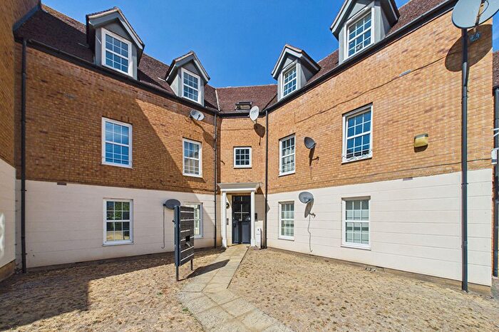 2 Bedroom Flat For Sale In Hazel Covert, Thetford, IP24