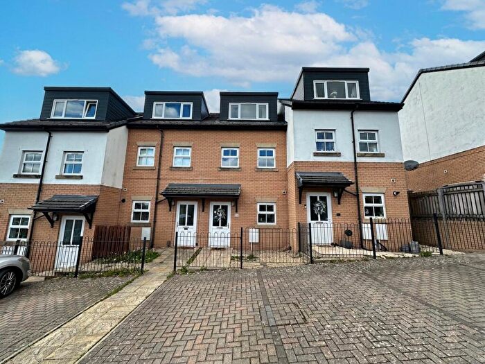 3 Bedroom Terraced House For Sale In Little Toms Lane, Burnley, BB10