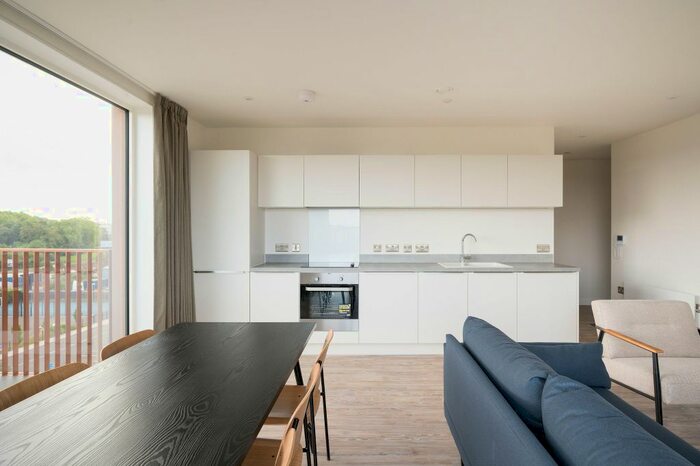 3 Bedroom Flat To Rent In The Kell, Gillingham Gate Road, Gillingham, ME4