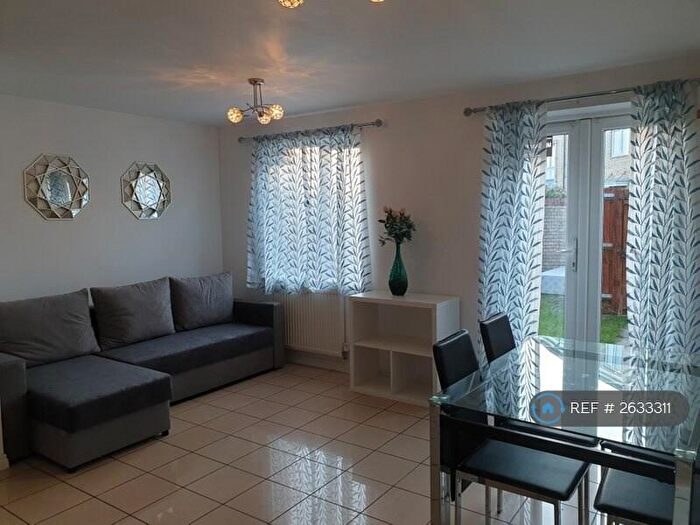 4 Bedroom End Of Terrace House To Rent In Flack End, Cambridge, CB4