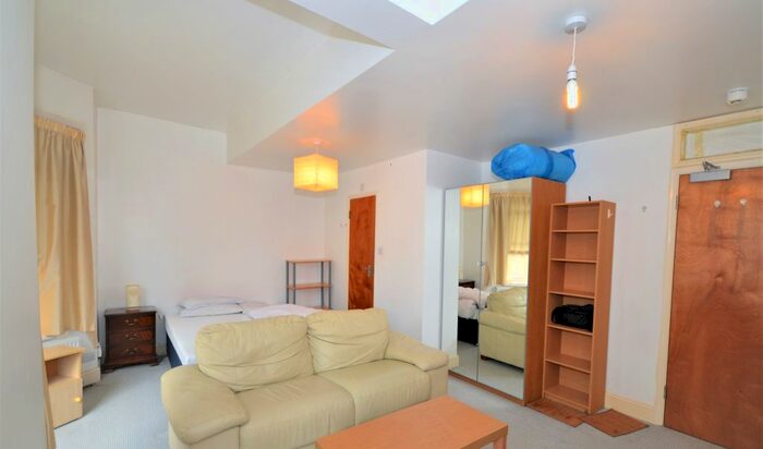 Property To Rent In The Limes Avenue, London, N11