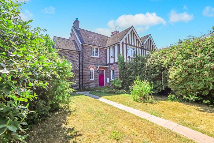 3 Bedroom Semi-Detached House For Sale In Yew Tree Cottages, Mountfield, TN32
