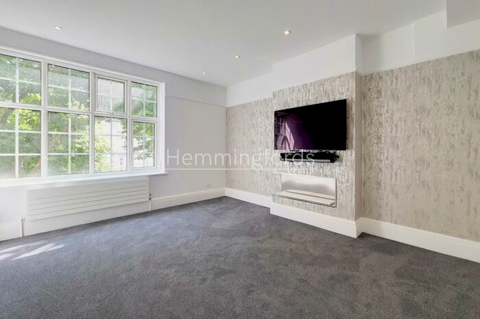2 Bedroom Apartment To Rent In Swains Lane, London, N6