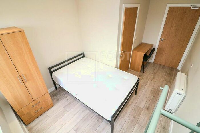 Flat To Rent In Colonnade House, Sunbridge Road, BD1