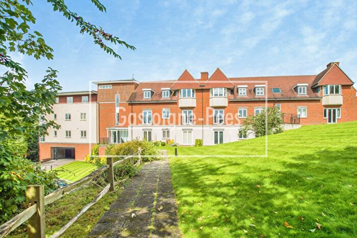 2 Bedroom Flat To Rent In Horsham Road, Dorking, RH4