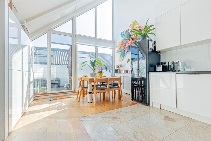 2 Bedroom Flat For Sale In Prescott Place, Clapham, SW4