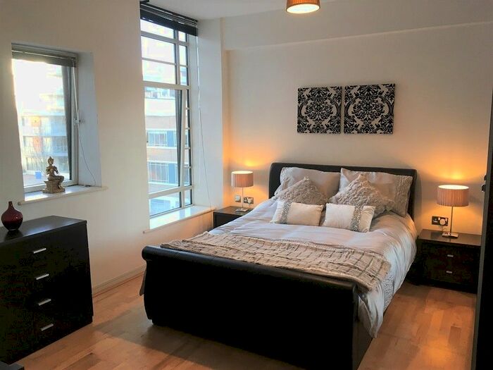 1 Bedroom Flat To Rent In Wallis House, Great West Road, Brentford, TW8