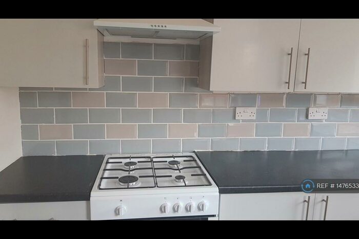 4 Bedroom Semi-Detached House To Rent In Barnsley Road, Sheffield, S5