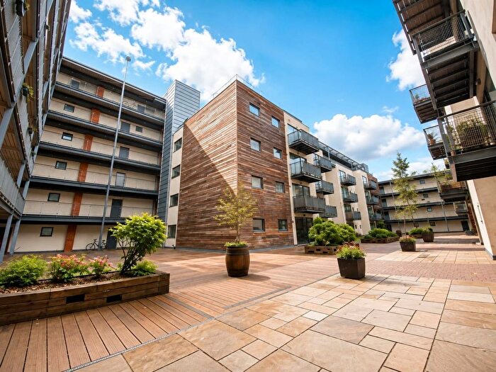 2 Bedroom Flat For Sale In Isaac Way, Manchester, M4