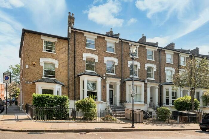 2 Bedroom Flat To Rent In Brook Green, London, W6