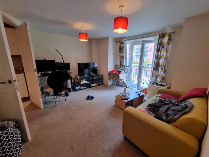 2 Bedroom Apartment To Rent In Fusion Apartments, Manchester, M5